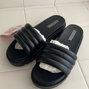 Muk Luks slides